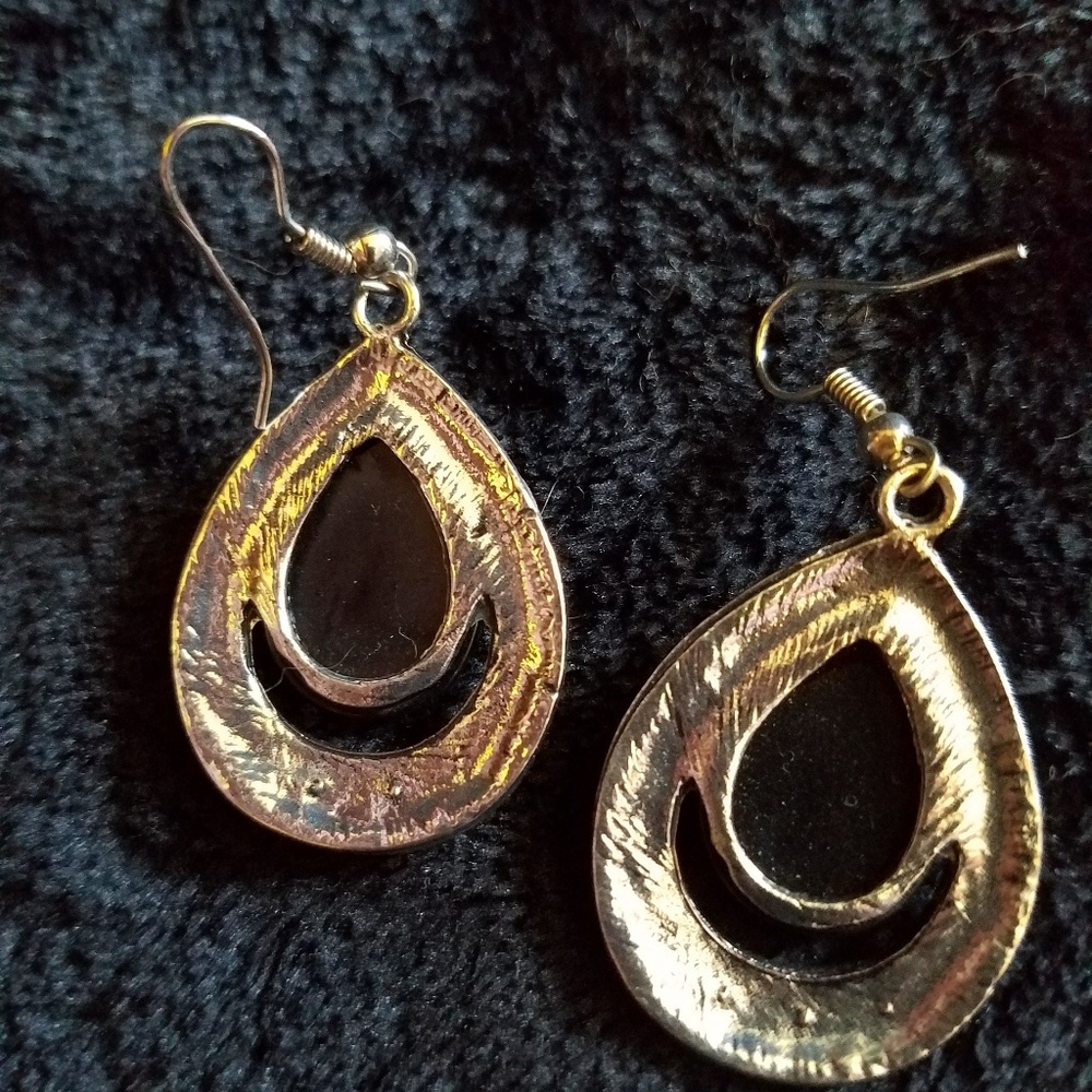Black and Silver dangle Earrings - Picture 6 of 6